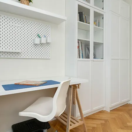 Bright Kazimierza Wielkiego Perfect For Remote Work By Renters *