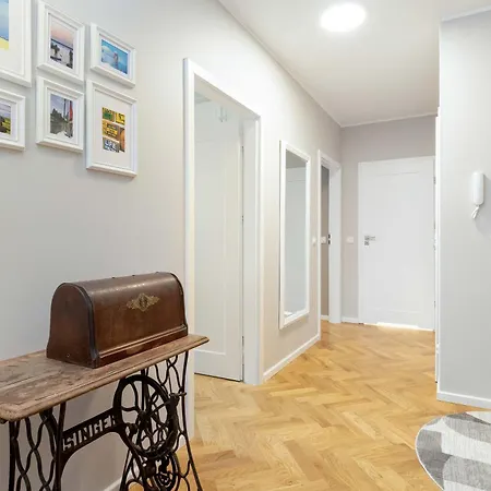 Bright Kazimierza Wielkiego Perfect For Remote Work By Renters Apartment
