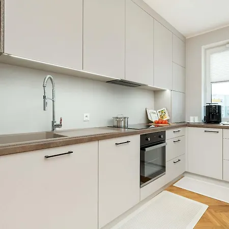Apartment Bright Kazimierza Wielkiego Perfect For Remote Work By Renters Gdansk
