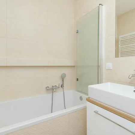 Apartment Bright Kazimierza Wielkiego Perfect For Remote Work By Renters Gdansk